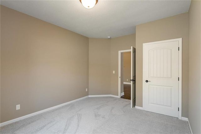 8895 N Monroe Avenue, Kansas City, MO 64156