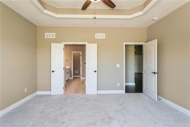 8895 N Monroe Avenue, Kansas City, MO 64156