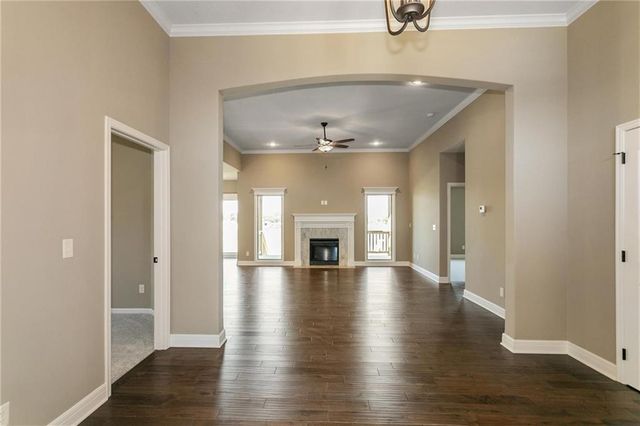 8895 N Monroe Avenue, Kansas City, MO 64156