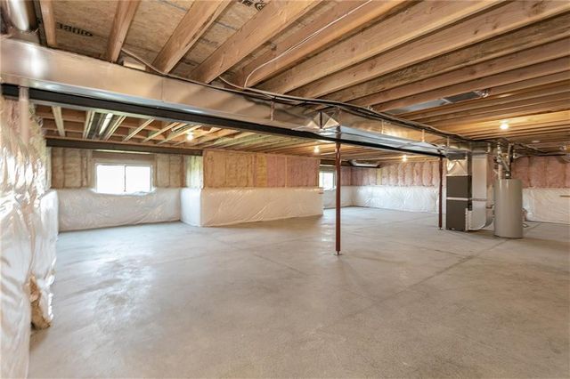 8895 N Monroe Avenue, Kansas City, MO 64156