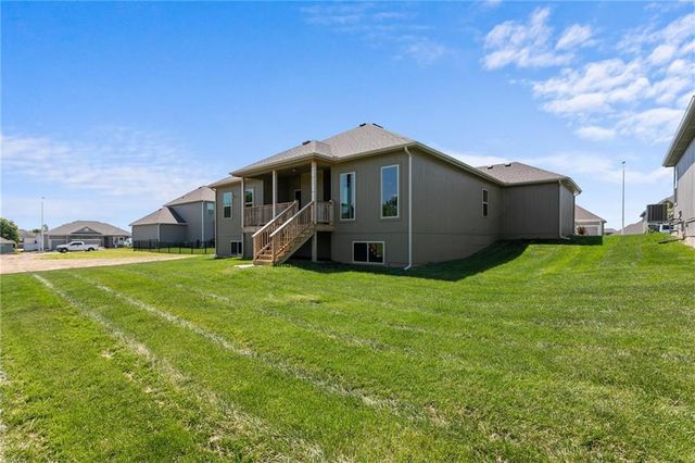 8895 N Monroe Avenue, Kansas City, MO 64156