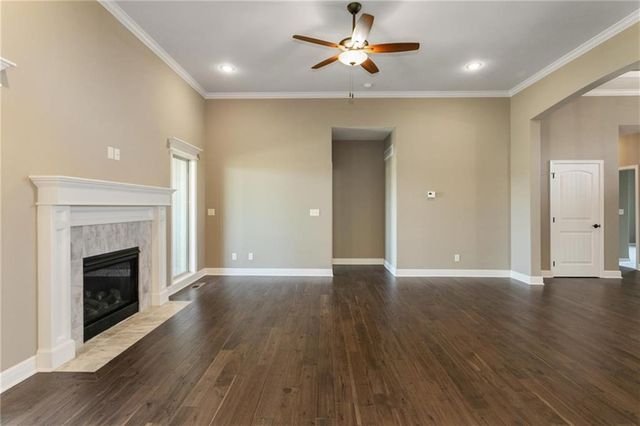 8895 N Monroe Avenue, Kansas City, MO 64156