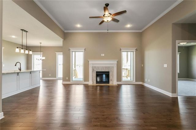 8895 N Monroe Avenue, Kansas City, MO 64156