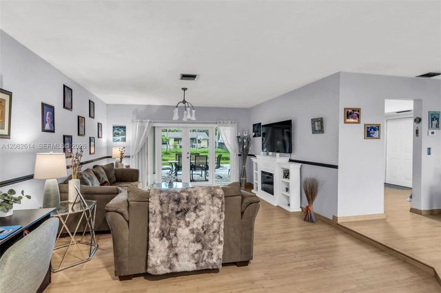 11804 SW 54th Street, Cooper City, FL 33330