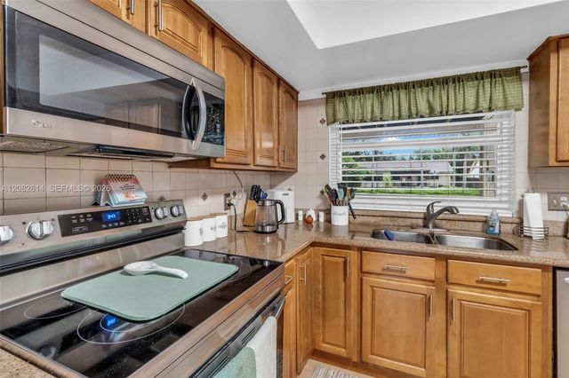 11804 SW 54th Street, Cooper City, FL 33330