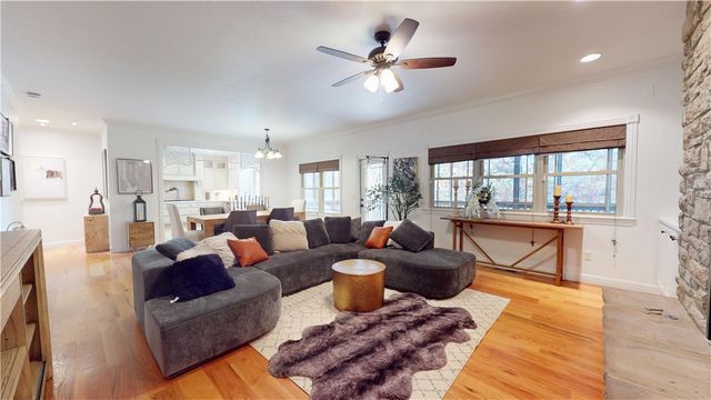 13780 Crazy Horse Drive, Rogers, AR 72758