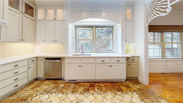 13780 Crazy Horse Drive, Rogers, AR 72758