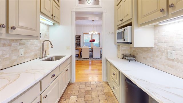 13780 Crazy Horse Drive, Rogers, AR 72758