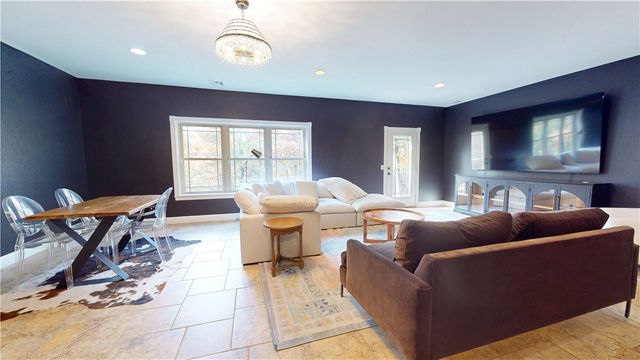 13780 Crazy Horse Drive, Rogers, AR 72758