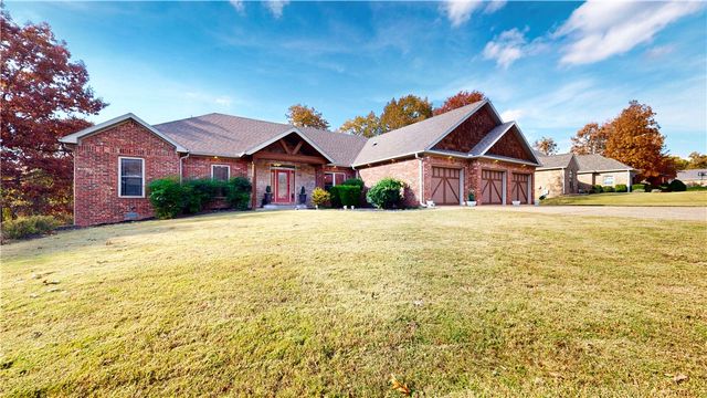 13780 Crazy Horse Drive, Rogers, AR 72758