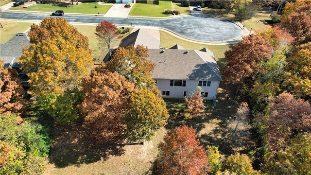 13780 Crazy Horse Drive, Rogers, AR 72758