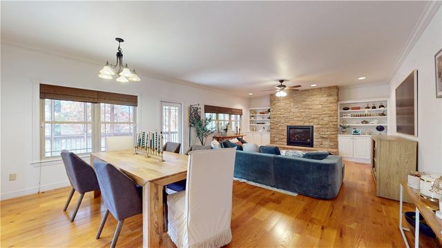 13780 Crazy Horse Drive, Rogers, AR 72758