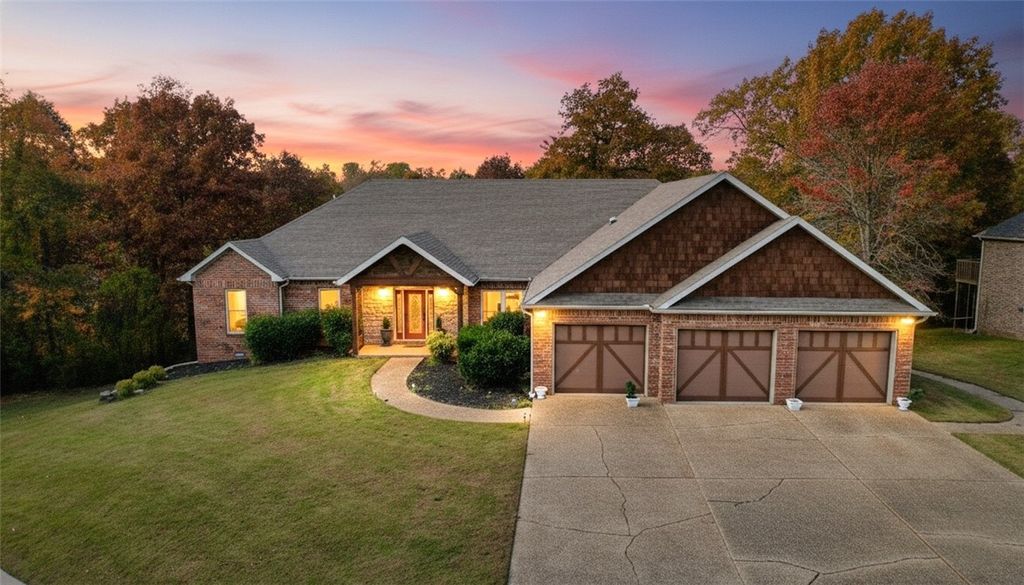 13780 Crazy Horse Drive, Rogers, AR 72758