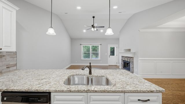 6911 Village Lake Circle, East Ridge, TN 37412
