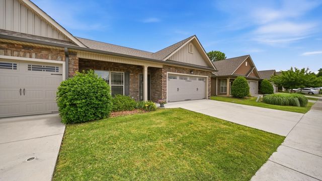 6911 Village Lake Circle, East Ridge, TN 37412