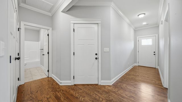 6911 Village Lake Circle, East Ridge, TN 37412