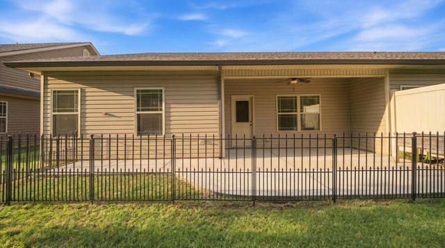 6911 Village Lake Circle, East Ridge, TN 37412