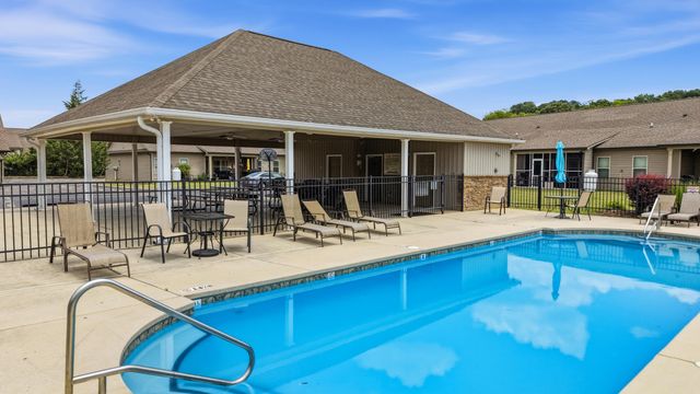 6911 Village Lake Circle, East Ridge, TN 37412