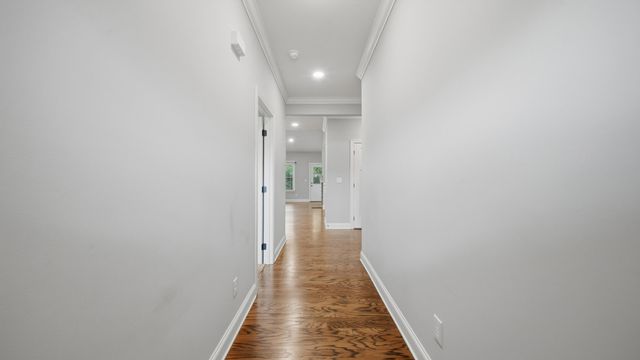 6911 Village Lake Circle, East Ridge, TN 37412
