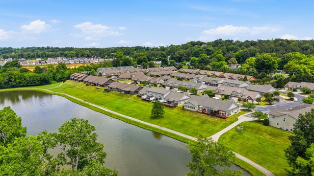 6911 Village Lake Circle, East Ridge, TN 37412