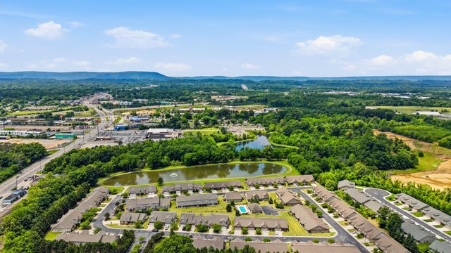 6911 Village Lake Circle, East Ridge, TN 37412
