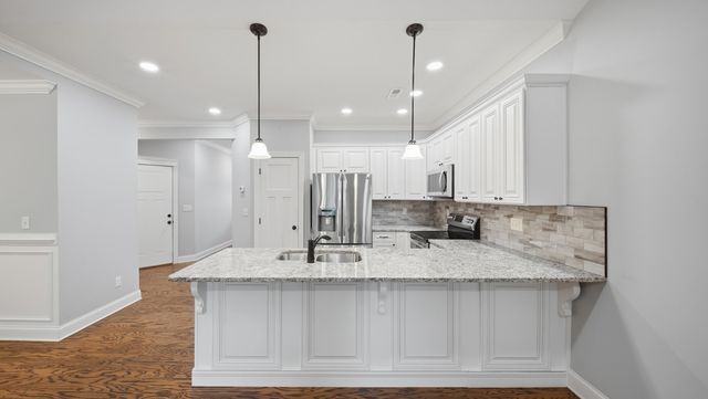 6911 Village Lake Circle, East Ridge, TN 37412