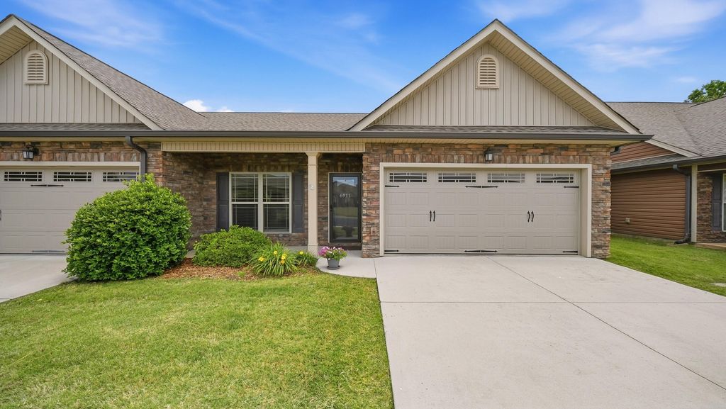 6911 Village Lake Circle, East Ridge, TN 37412