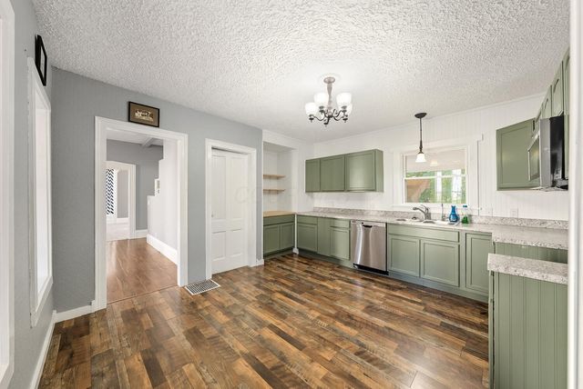 69 Mt Vernon Avenue, Fredericktown, OH 43019