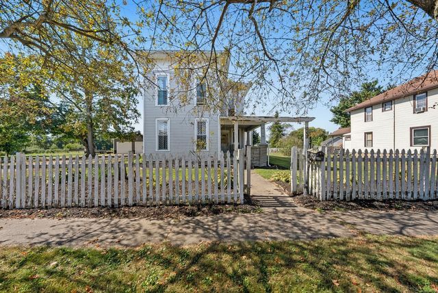 69 Mt Vernon Avenue, Fredericktown, OH 43019