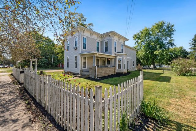 69 Mt Vernon Avenue, Fredericktown, OH 43019