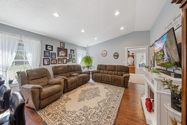 69 Mt Vernon Avenue, Fredericktown, OH 43019