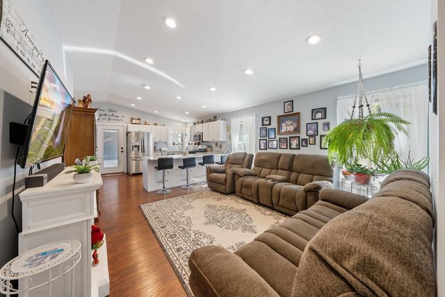 69 Mt Vernon Avenue, Fredericktown, OH 43019