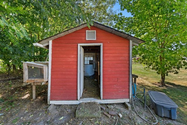 69 Mt Vernon Avenue, Fredericktown, OH 43019