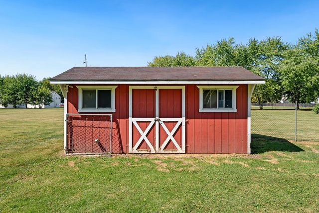 69 Mt Vernon Avenue, Fredericktown, OH 43019