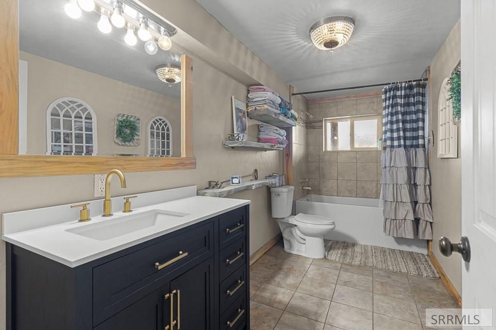 Image 10 of property listing at 699 Stephens Road, Challis, ID 83226