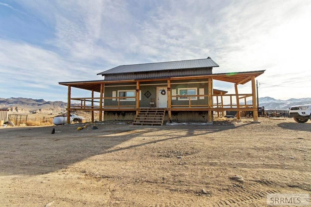 Image 2 of property listing at 699 Stephens Road, Challis, ID 83226