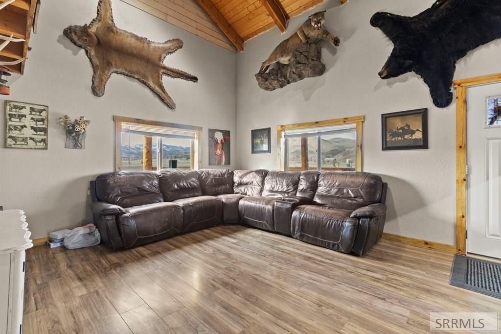 Image 5 of property listing at 699 Stephens Road, Challis, ID 83226