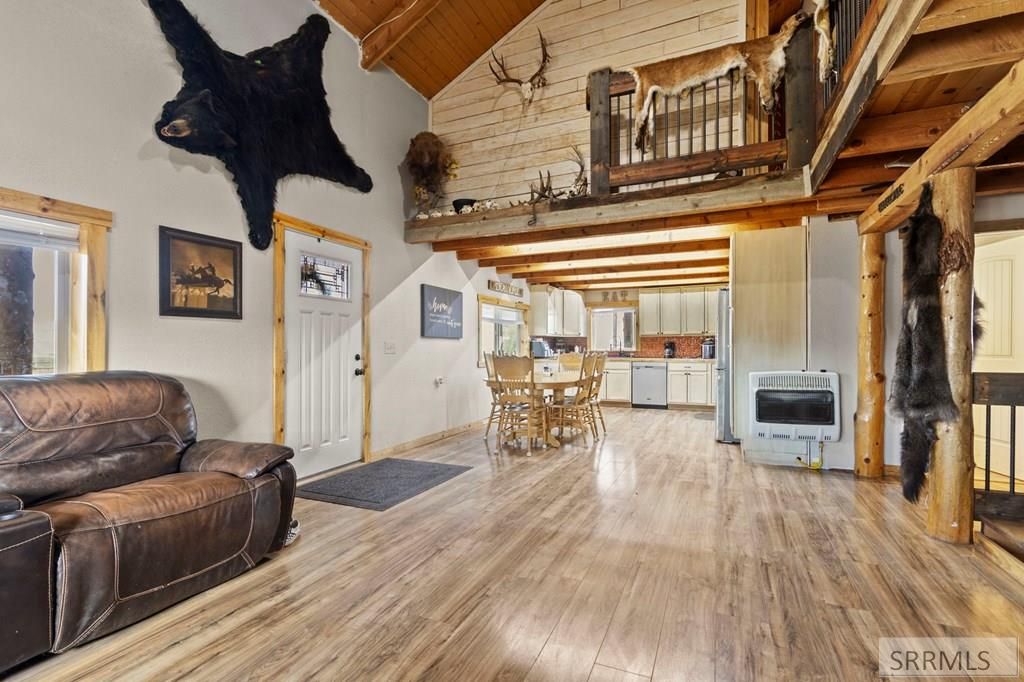 Image 6 of property listing at 699 Stephens Road, Challis, ID 83226