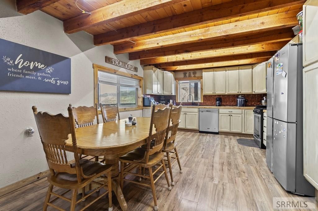 Image 7 of property listing at 699 Stephens Road, Challis, ID 83226