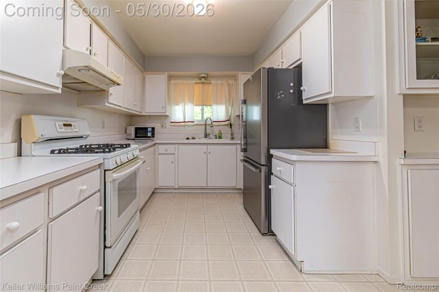 3628 Jennifer Drive, Sterling Heights, MI 48310