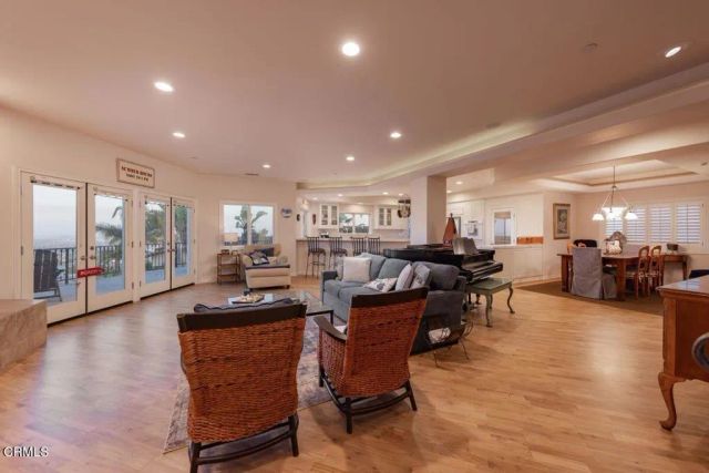 307 Artemisia Avenue, Ventura, CA 93001