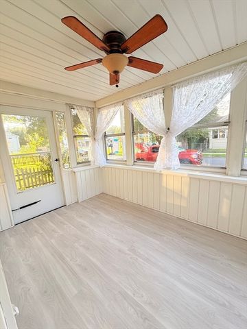 11 Thornfell St, Springfield, MA 01104