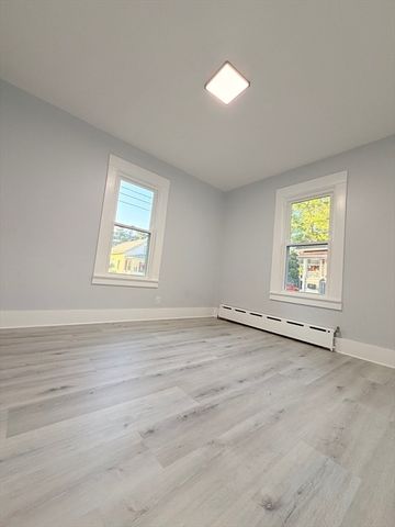 11 Thornfell St, Springfield, MA 01104