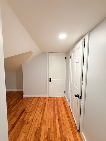 11 Thornfell St, Springfield, MA 01104