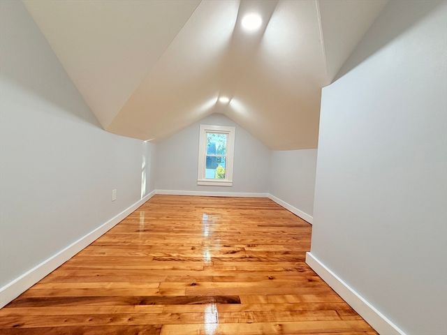 11 Thornfell St, Springfield, MA 01104