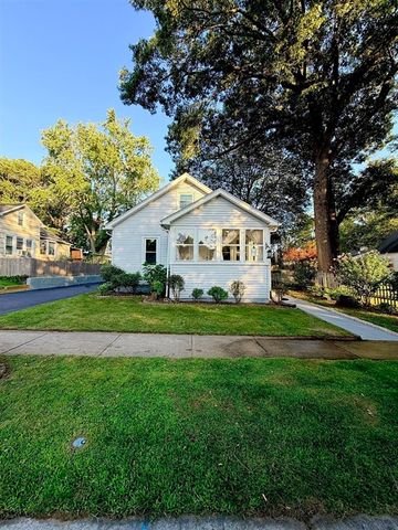 11 Thornfell St, Springfield, MA 01104