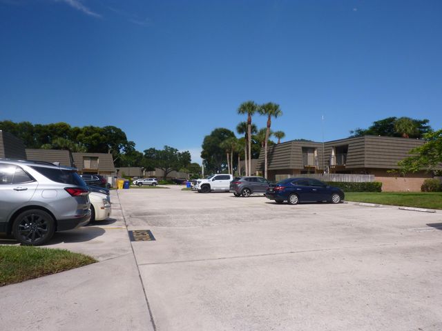 3203 32nd Way, West Palm Beach, FL 33407