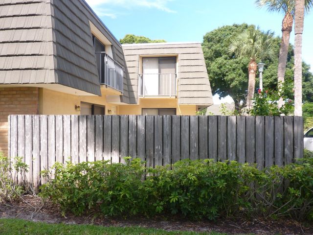 3203 32nd Way, West Palm Beach, FL 33407