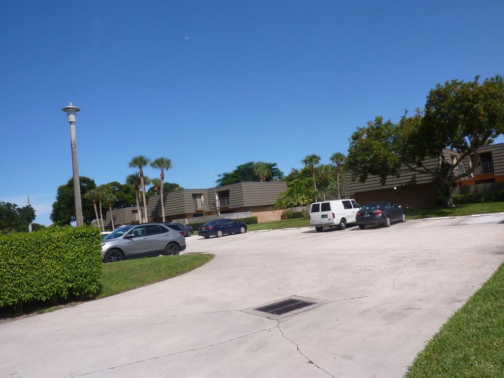 3203 32nd Way, West Palm Beach, FL 33407
