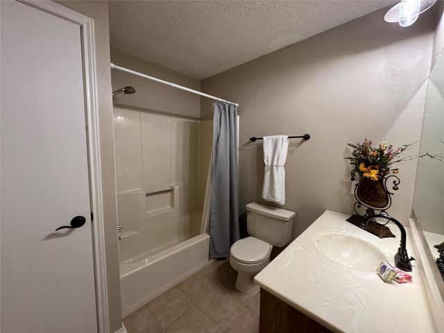 2202 Carriage Estates Road, Sherman, TX 75092